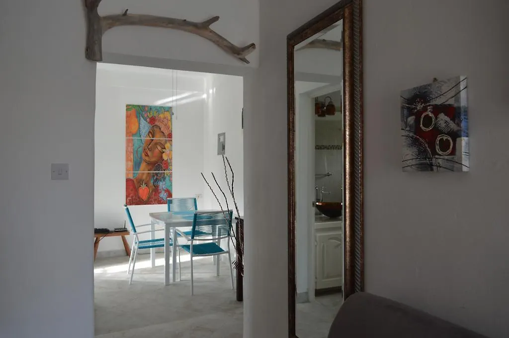 Frangipani Apartment Christ Church